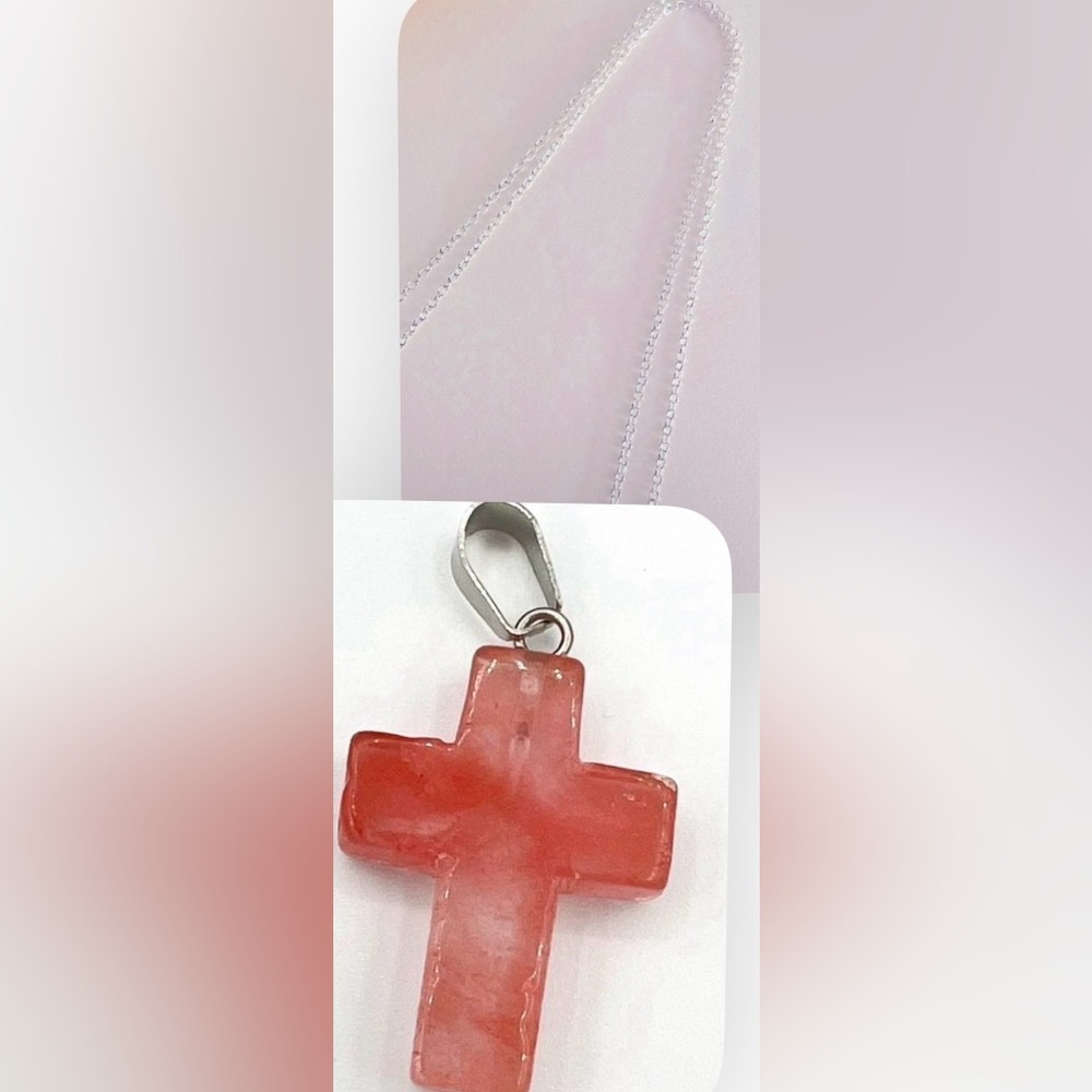 Necklace NWOT Strawberry Quartz stone Cross 1” w 16” Silvertone fine link chain